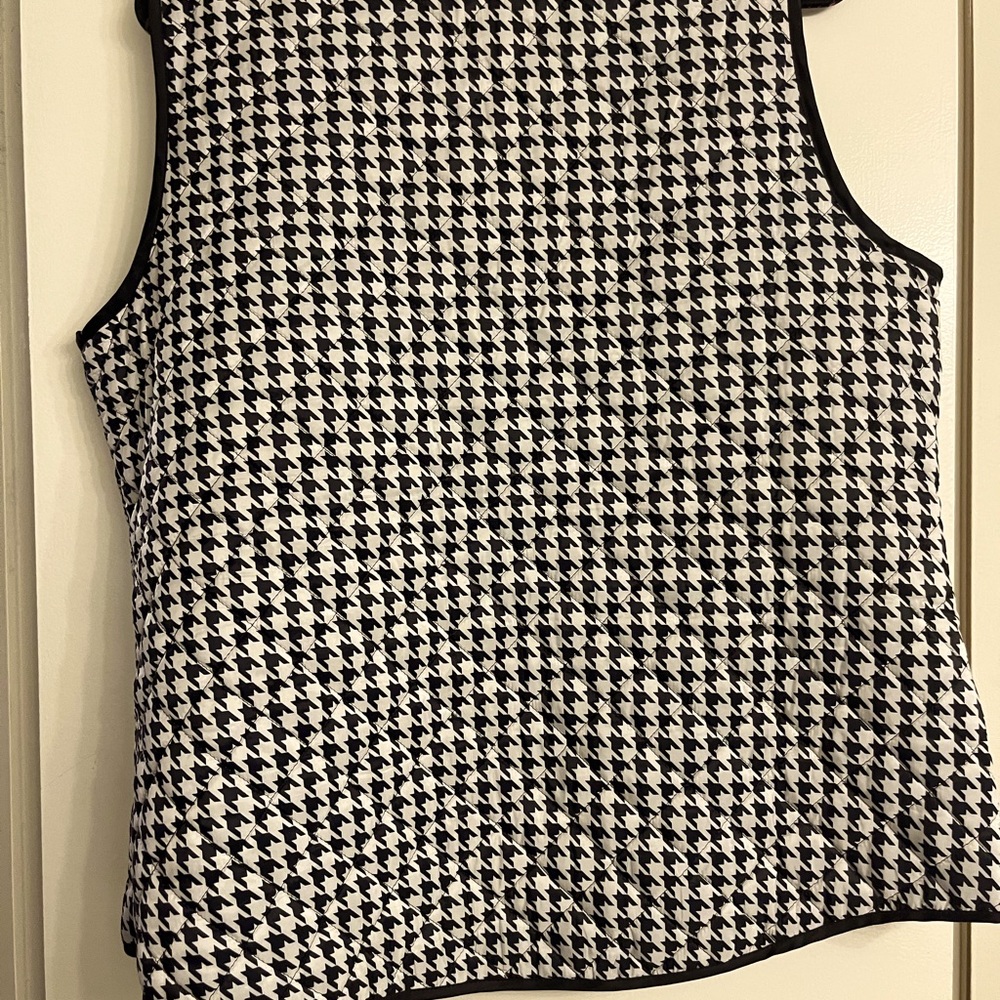 Karen Scott houndstooth puffer vest